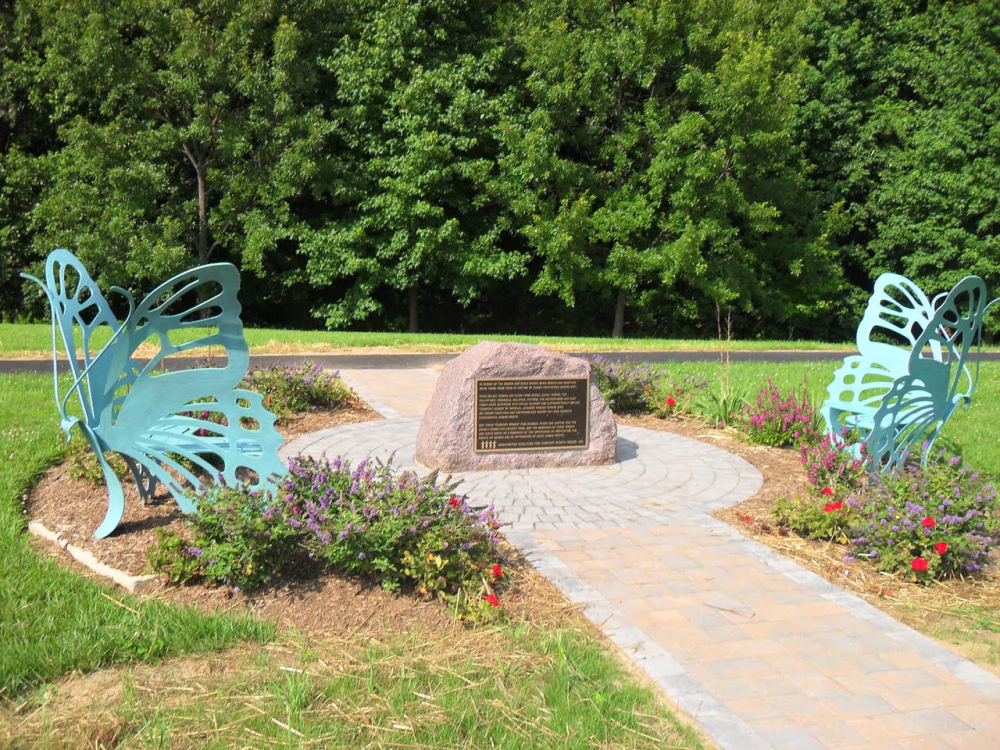 The comfort women memorial at the Comfort Women Memorial Peace Garden, Fairfax County, Virginia, USA
(Source : courtesy of Mary McCarthy)