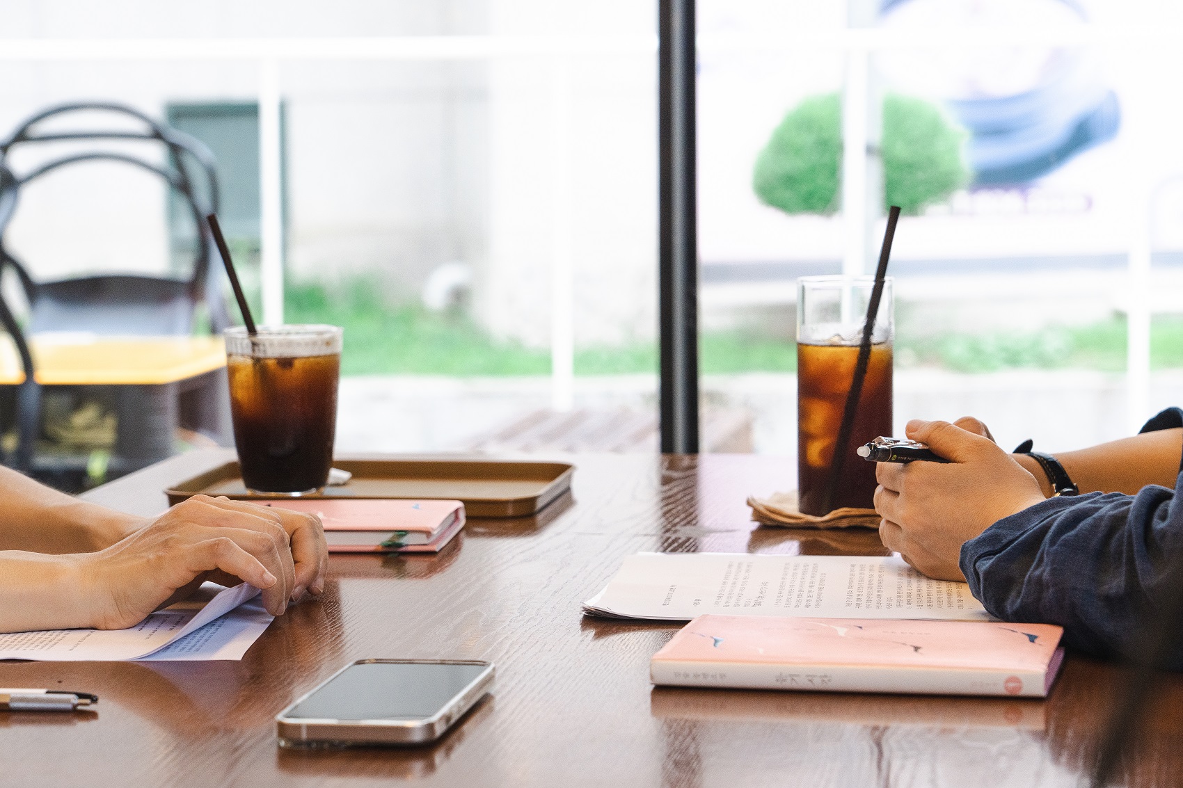 김숨 작가(왼쪽)와 소영현 교수 ©오늘의 나