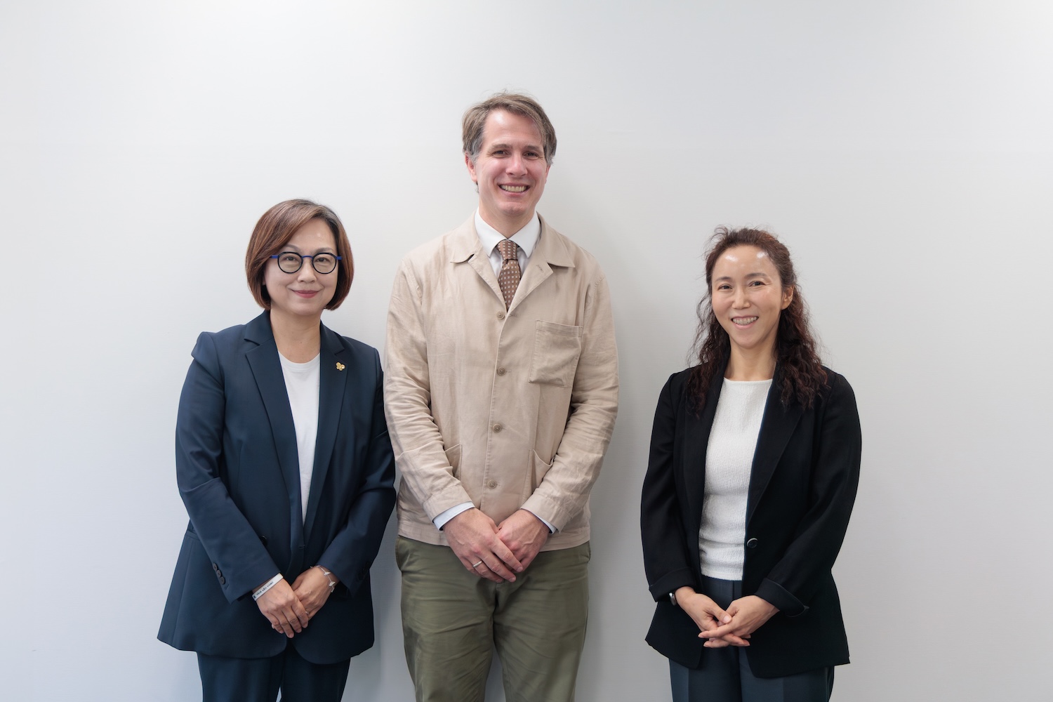 왼쪽부터 이나영, 티모시 웹스터, 류광옥 ⓒpopcon