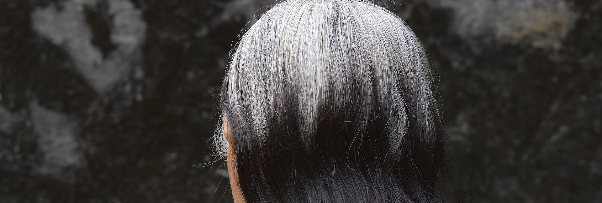 원폭피해자 1세 할머님(당시 92세) 뒷모습(김효연, 감각이상 019, 2018) ⓒ김효연